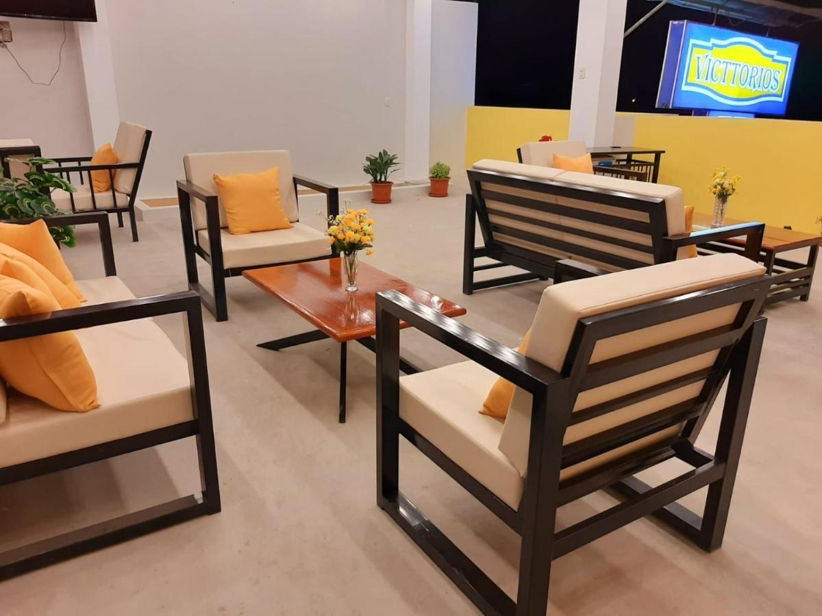 Victtorios Hotel Satipo Eksteriør bilde