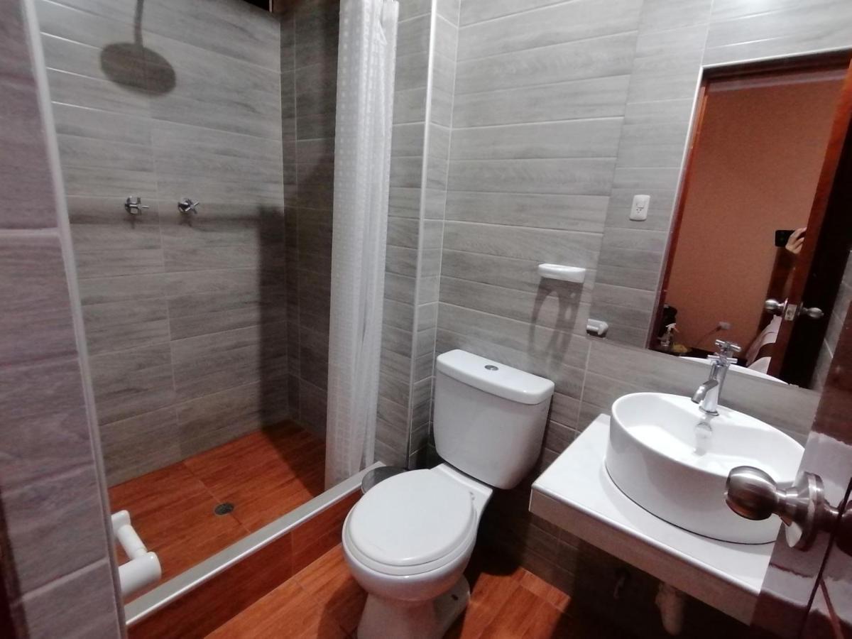 Victtorios Hotel Satipo Eksteriør bilde